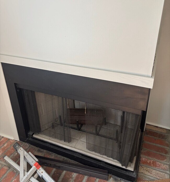 Building Photo - Charming 3BR Townhome in Pittsburgh