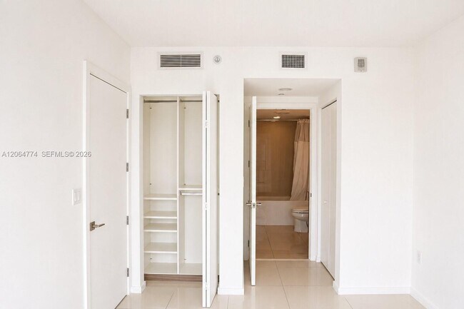 Building Photo - 5300 Paseo Blvd