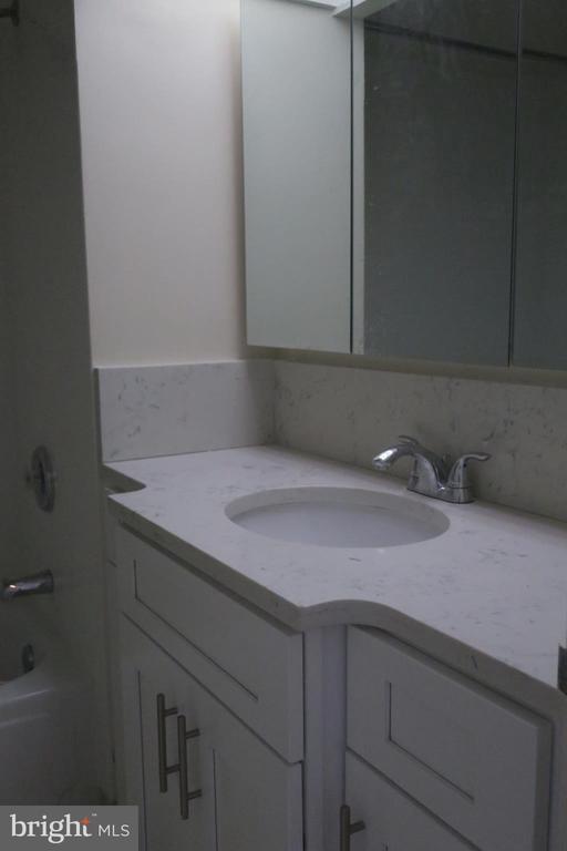 Building Photo - 1326 Spruce St