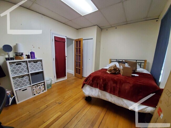 Building Photo - 5 Aberdeen St