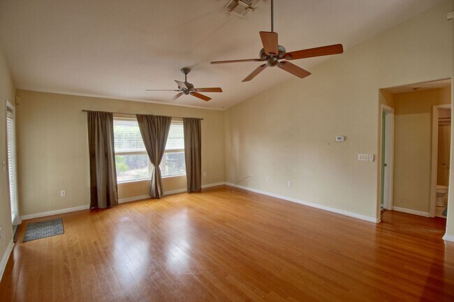 Building Photo - 2120 Falkner Rd