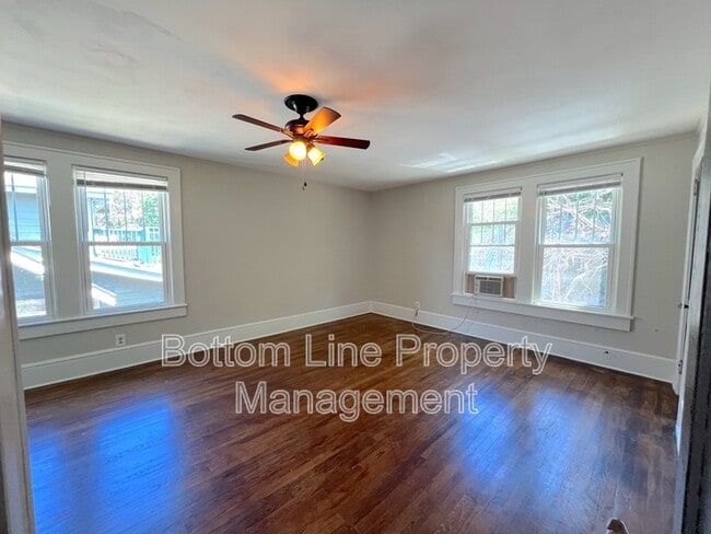 Building Photo - 600 Hawthorne Ln