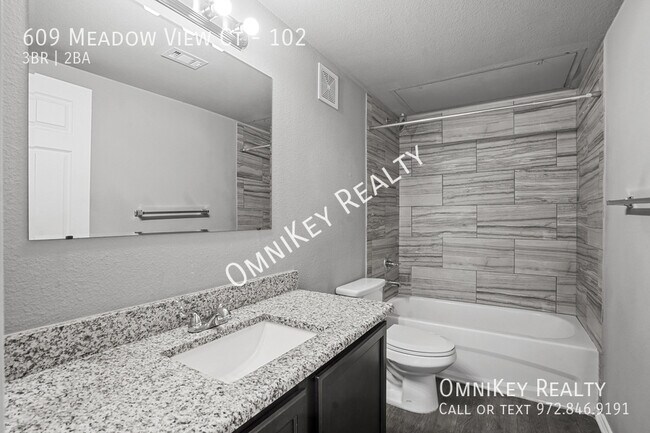 Building Photo - 609 Meadow View Ct