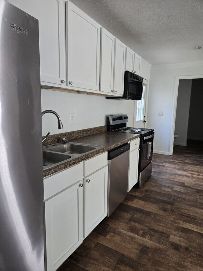 Building Photo - 39 Ga Ln