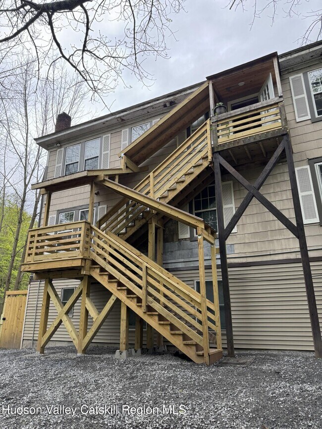 Building Photo - 15 Friendship Manor Rd