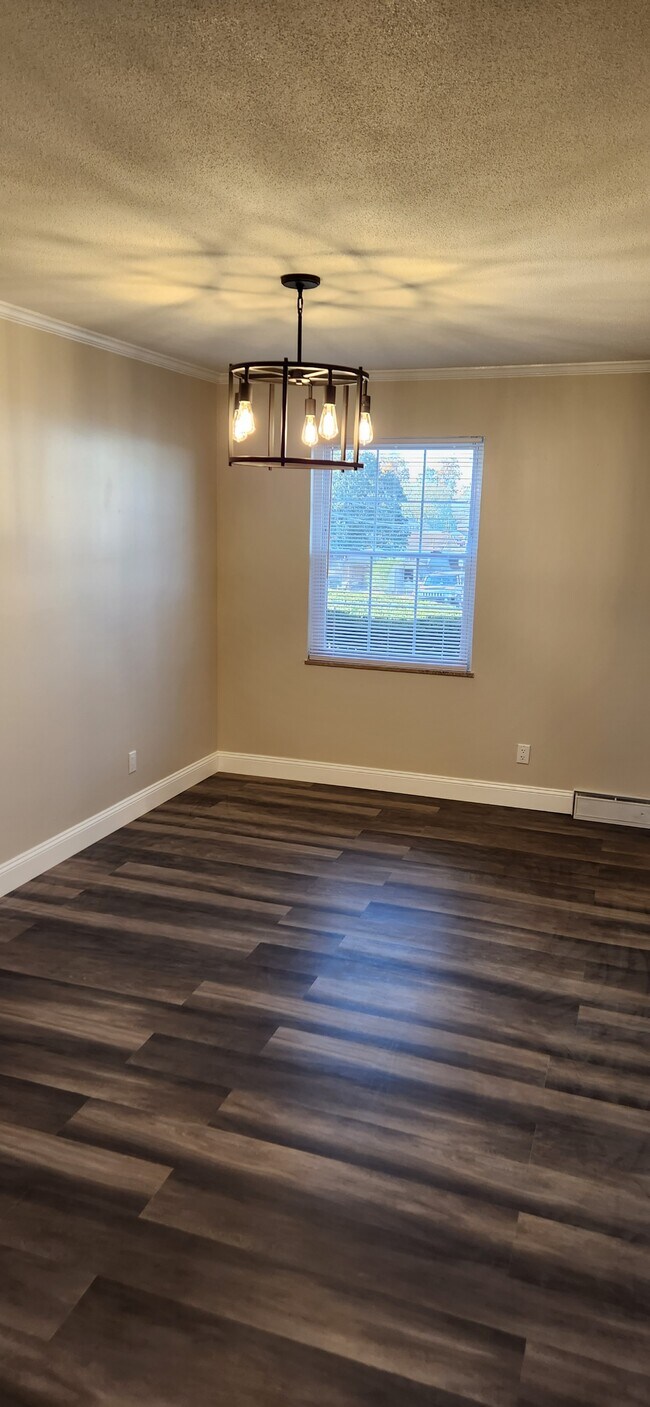 Dining Room - 7706 Berkshire Blvd