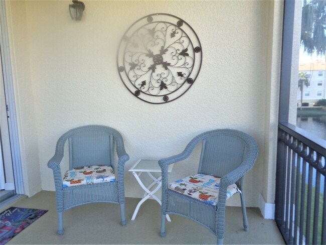 Building Photo - NEW PRICE! Venice Island 3BR/2BA 3rd Floor End Unit Condo