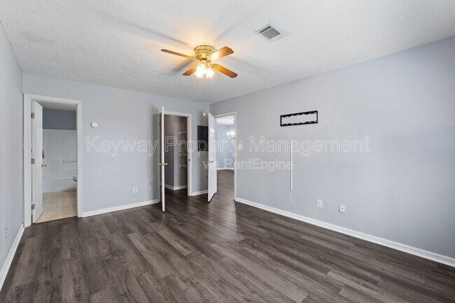 Building Photo - 410 Tracewood Pl