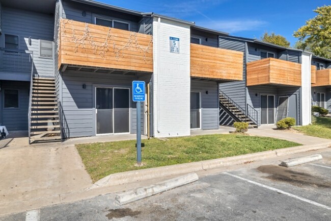 Building Photo - Ascent at Quail Creek