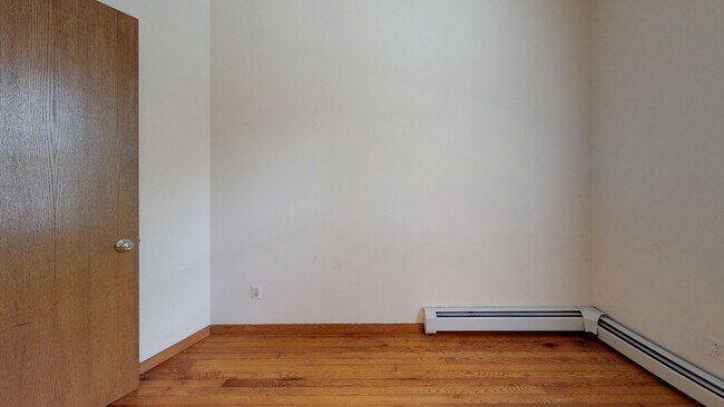 Building Photo - 10 Langdon St