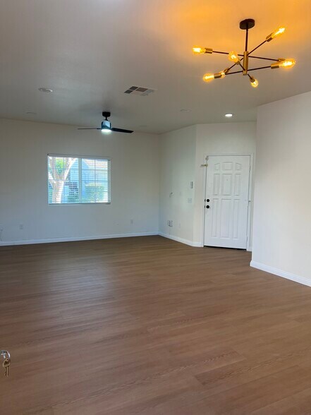 Building Photo - 706 Lynnplace