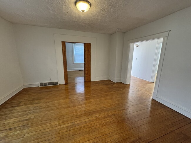 Building Photo - 2522 5th St NE