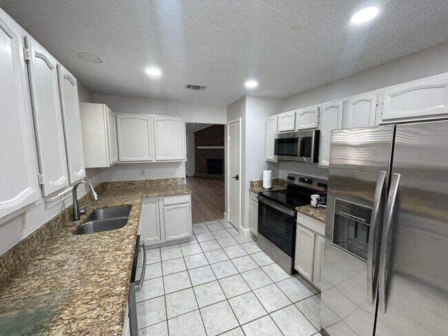 Building Photo - Gorgeous One-Story Home for rent in Euless!