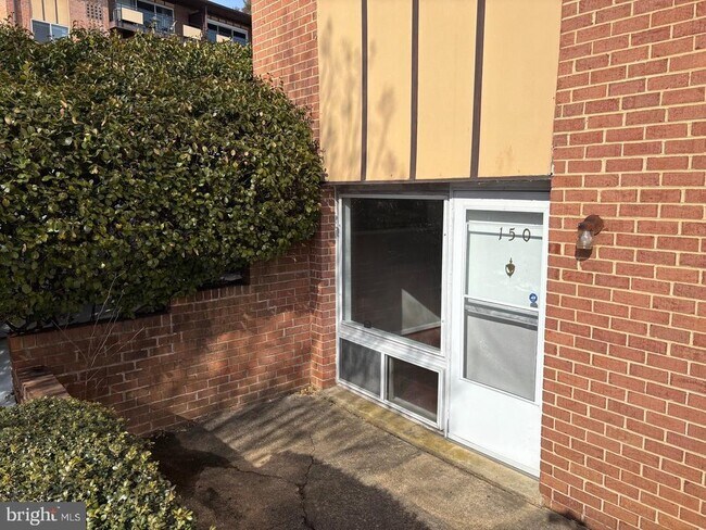 Building Photo - 10029 Fair Wds Dr