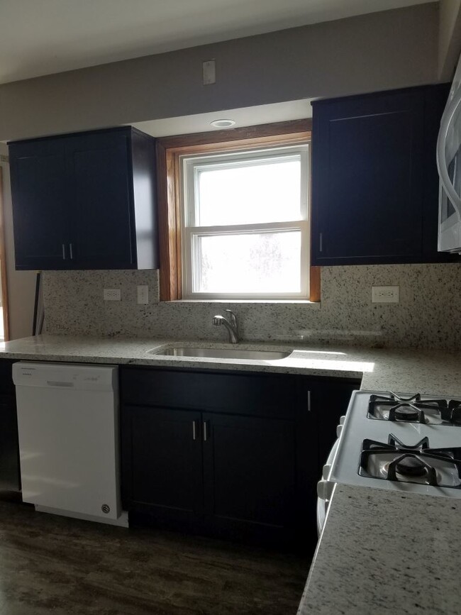 Building Photo - 5819 W 54th Pl
