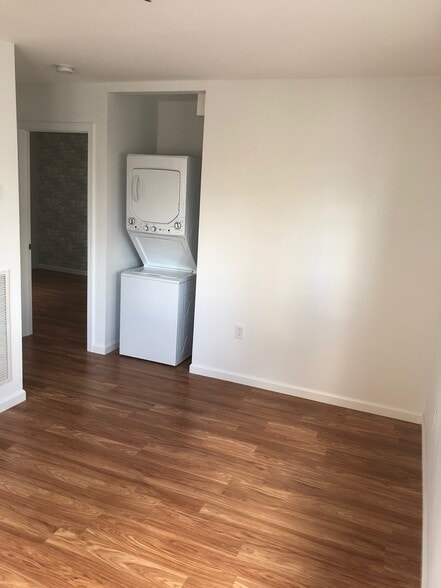 Building Photo - 37 Rochester Ave