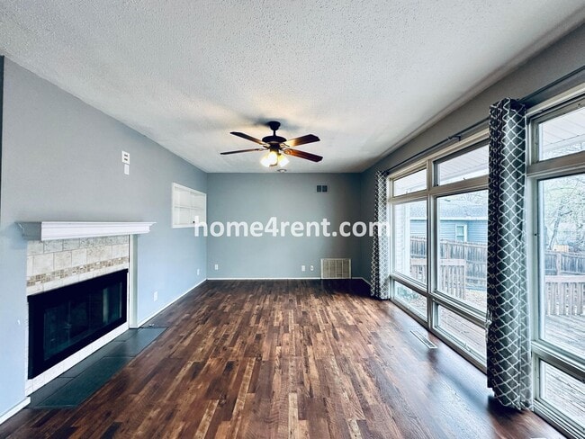 Building Photo - Charming Ranch Style, Prairie Village Home w/ a Fenced Yard, Updated Baths, and All Appliances In...