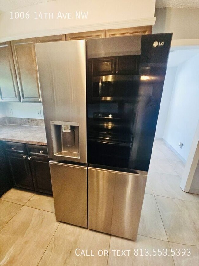 Building Photo - 1006 14th Ave NW