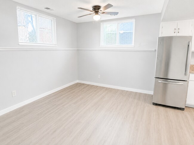 Building Photo - 2-Bed Denver Apartment Near Cherry Creek Trail & Garland Park