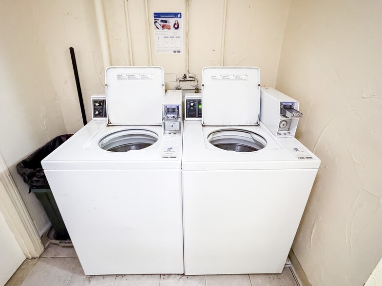 Building Photo - 11 Hodges Ave