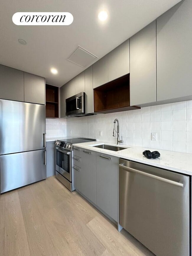 Building Photo - 30 Bushwick Ave