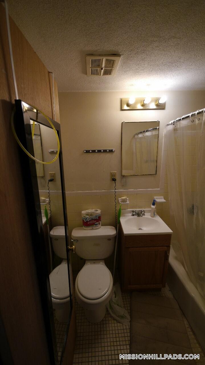 Building Photo - 10 Wait St