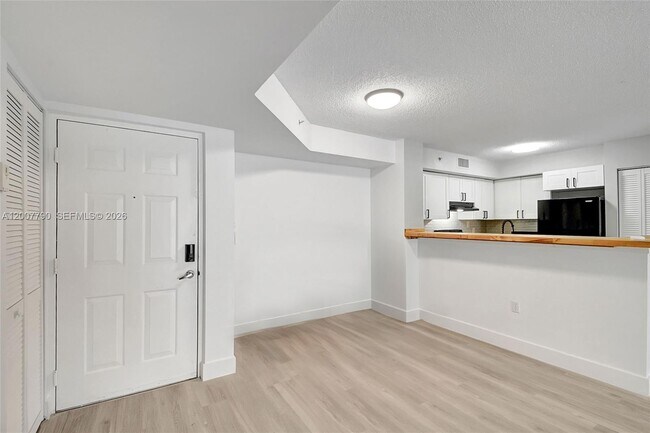 Building Photo - 7808 Sonoma Springs Cir