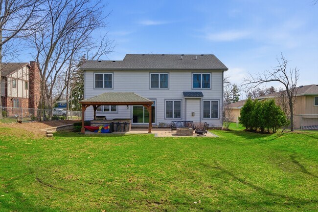 Building Photo - 7814 Brookbank Rd