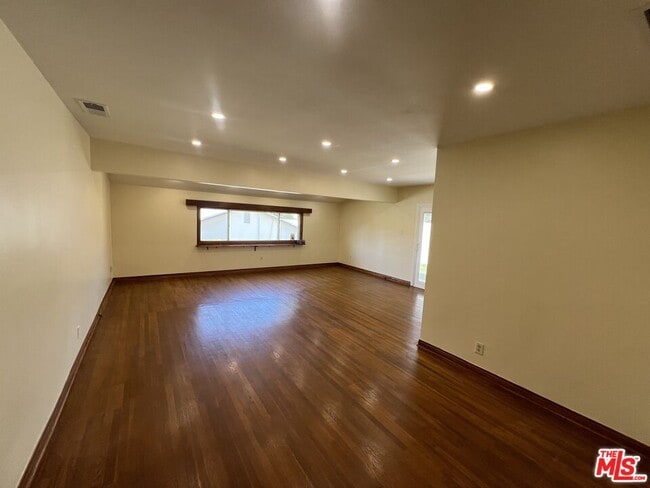 Building Photo - 8361 Wentworth St
