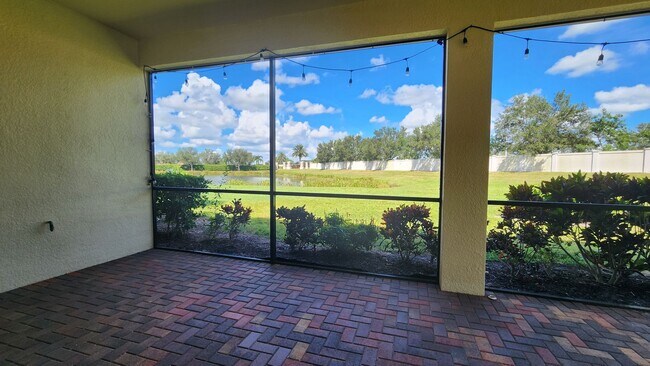 Building Photo - Lakeview Turnkey Furnished Home with Resor...