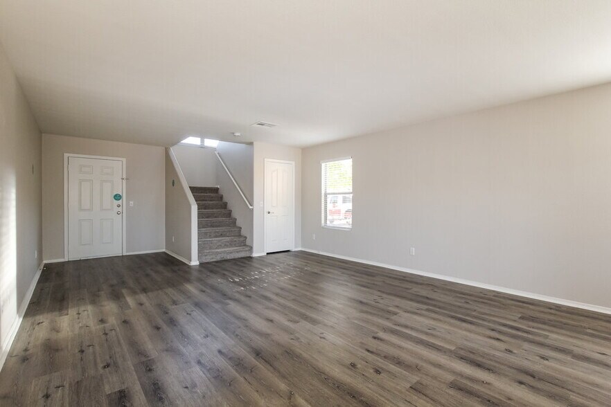 Building Photo - 11610 W Columbine Dr