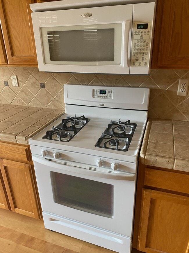 Building Photo - 6245 W Whitley Ave