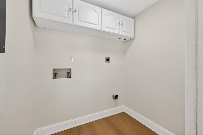 Building Photo - 6497 Cape Hatteras Way NE