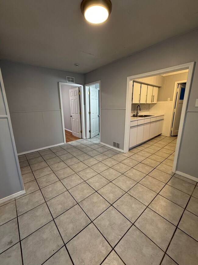 Building Photo - All Appliances Included