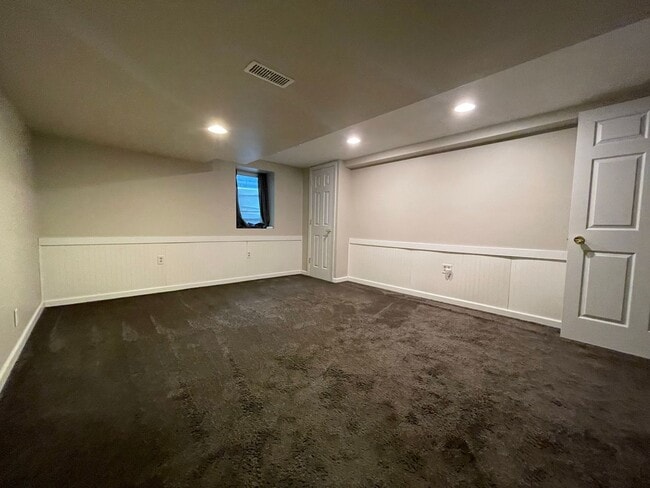 Building Photo - Great 3 Bed, 3 Bath house.