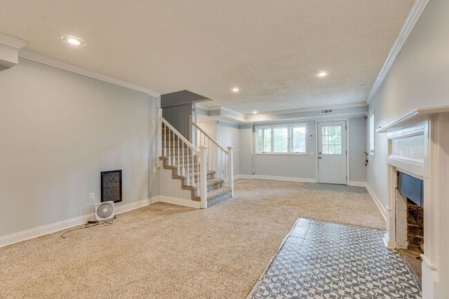 Building Photo - 4 Bedroom / 4 Bath Home for Rent! Kingspor...