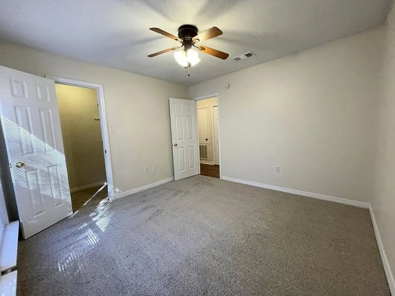 Building Photo - 129 Mead Ct