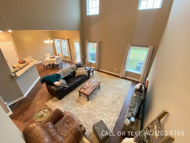 Building Photo - 219 Lazy River Ln