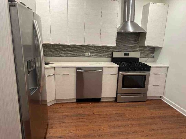 Building Photo - 6045 W Irving Park Rd