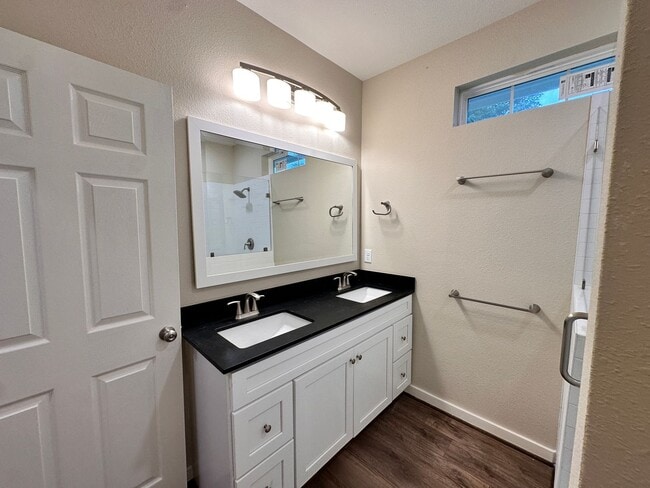 Building Photo - 3 Bed House Close to Historical Downtown Bryan