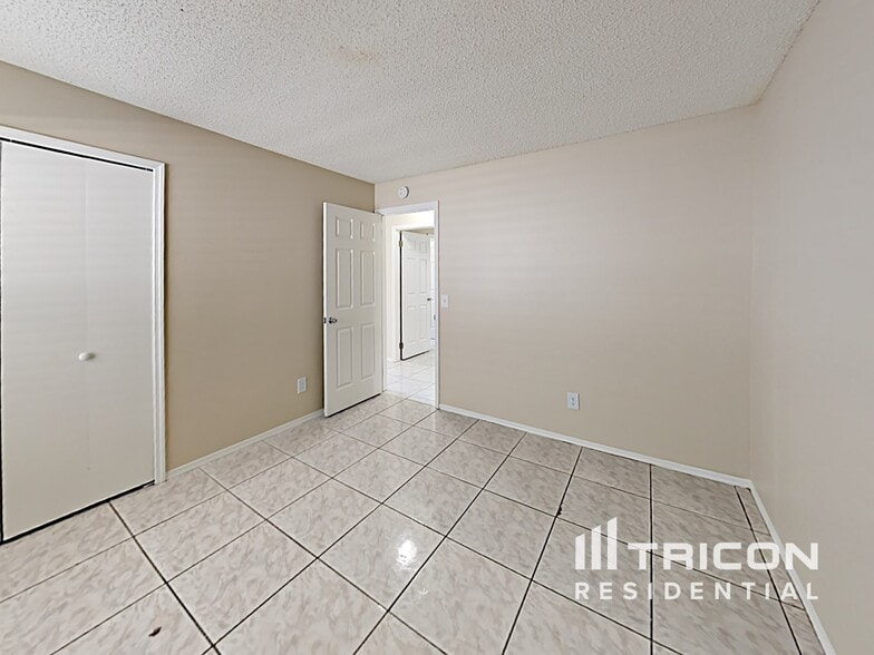 Building Photo - 7812 Sagebrush Pl