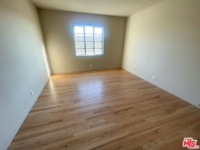 Building Photo - 1241 N Crescent Heights Blvd