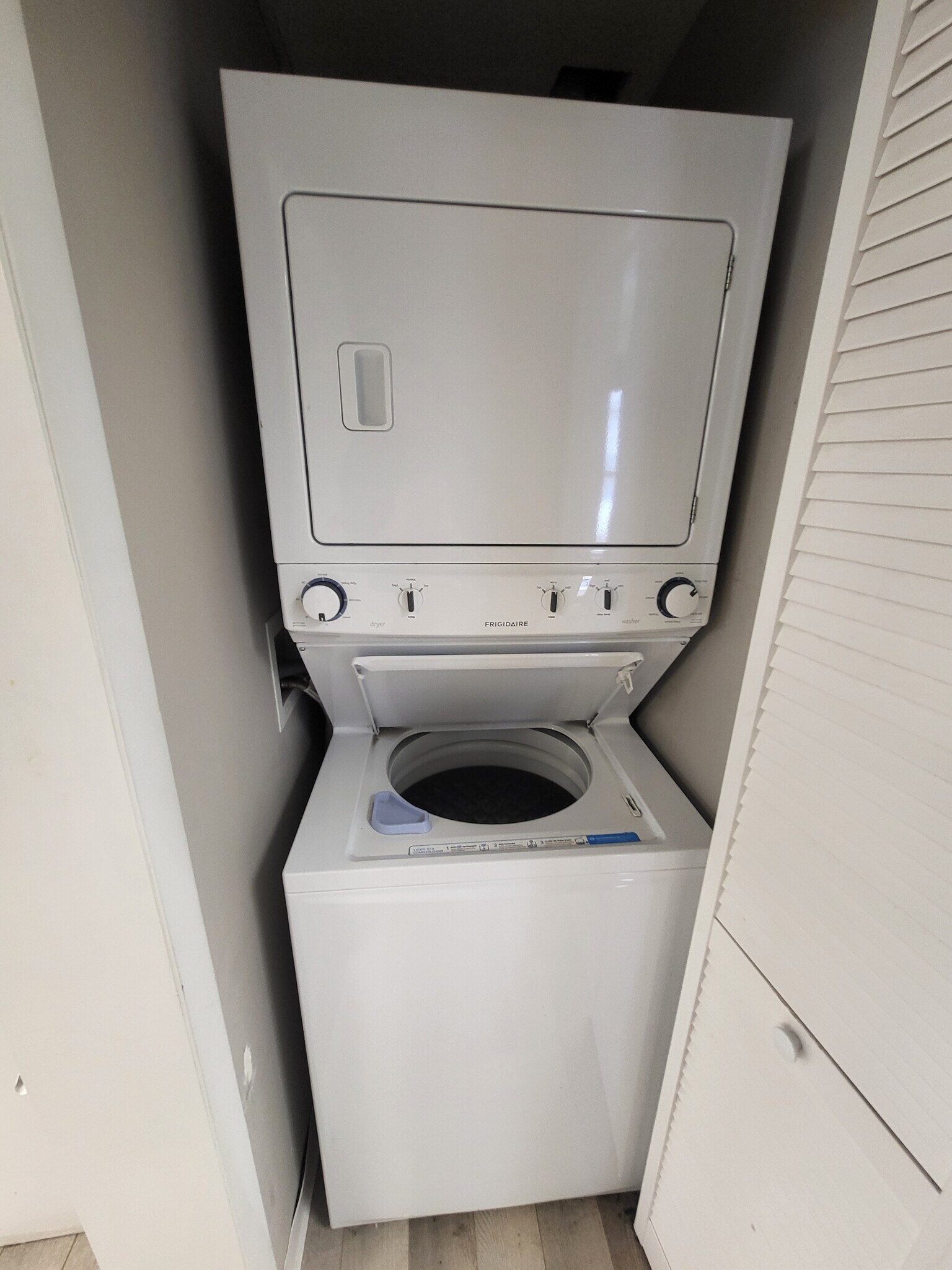 Building Photo - 2114 Darby Rd