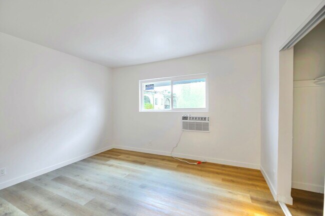 Building Photo - 6828 Fulton Ave