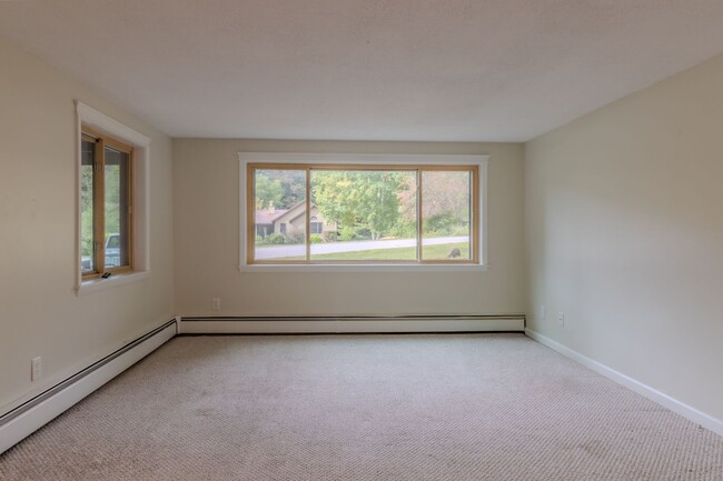 Building Photo - Live Large – Gorgeous Home with 4 Beds, 3 ...