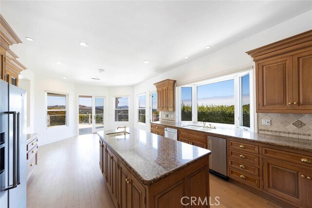 Building Photo - 12 San Remo