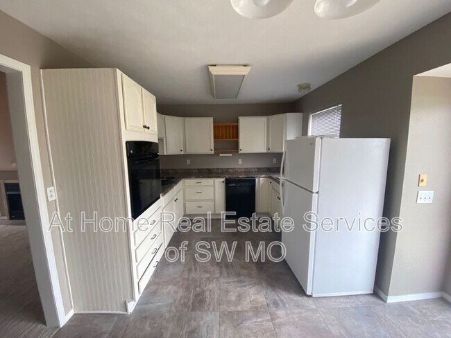 Building Photo - 4303 Jenni Ct