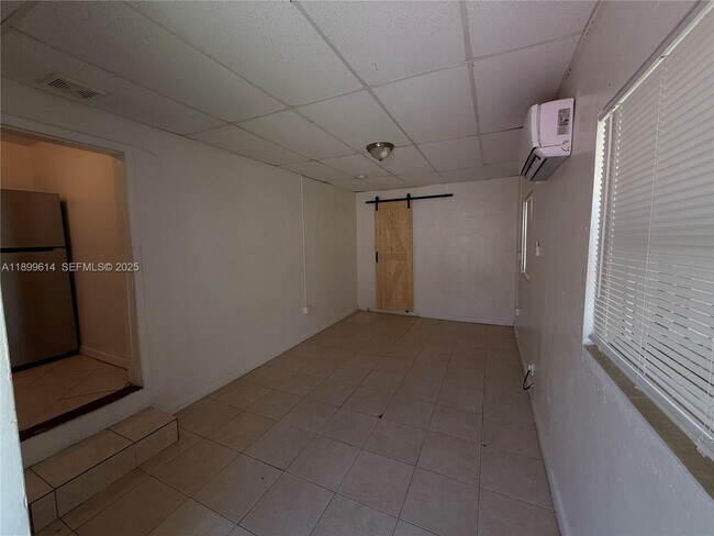 Building Photo - 1012 N 24th Ave