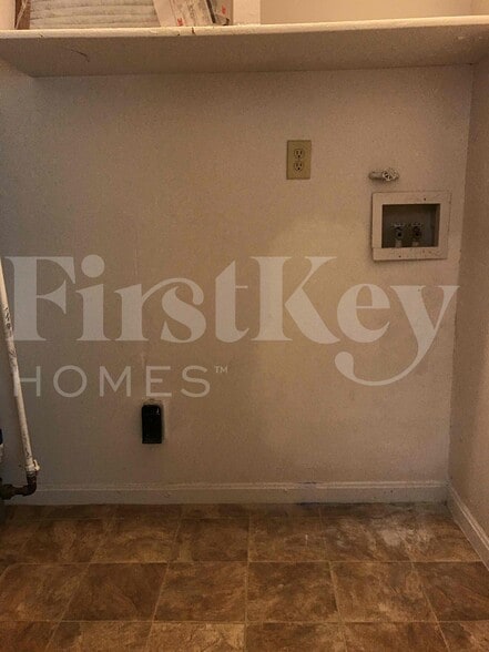 Building Photo - 3961 Bonn Dr