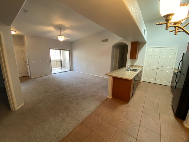 Building Photo - MOVE IN SPECIAL! Beautiful 2 Bedroom 2 Bat...